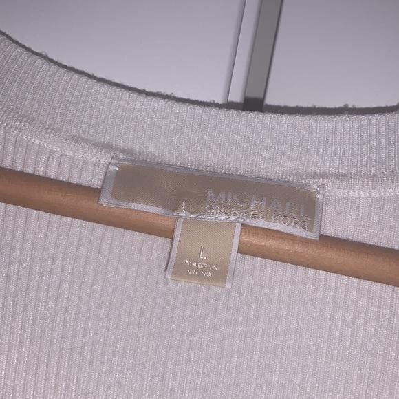 Top - Picture 2 of 4